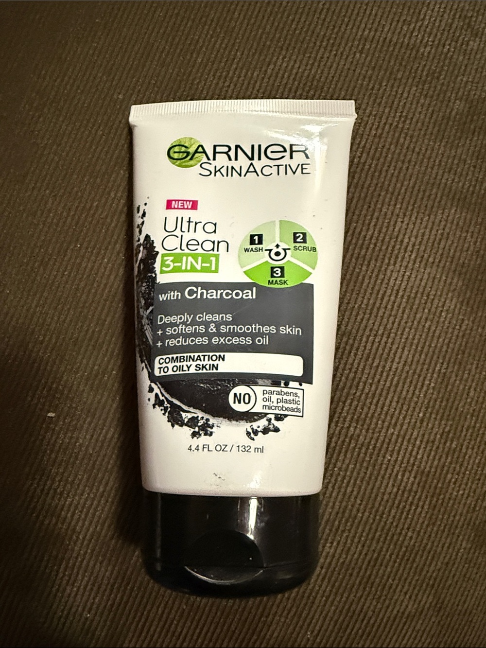 Garnier SkinActive Ultra Clean 3-in-1 Charcoal Cleanser (white/black/green)